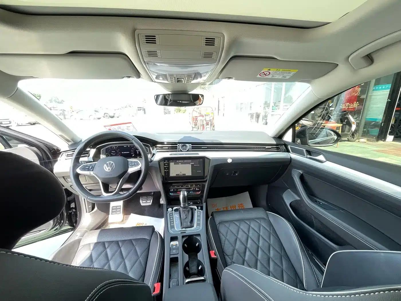 2022 Volkswagen Passat PHEV GTE Premium — миниатюра 5