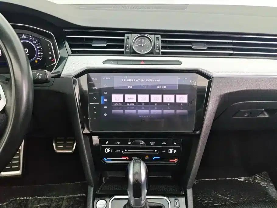 2022 Volkswagen Passat PHEV GTE Luxury Edition — миниатюра 13