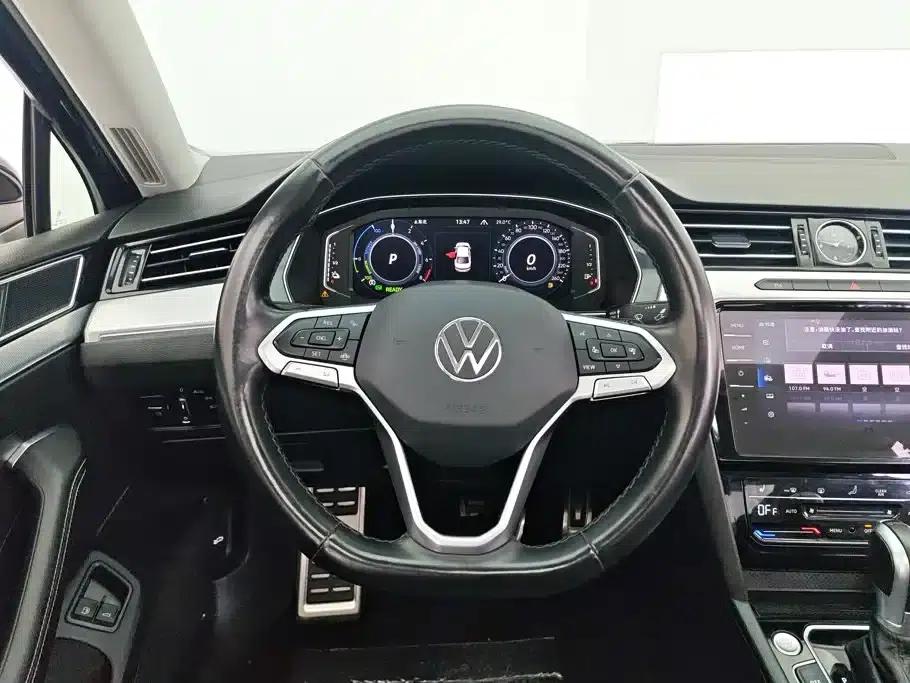2022 Volkswagen Passat PHEV GTE Luxury Edition — миниатюра 15