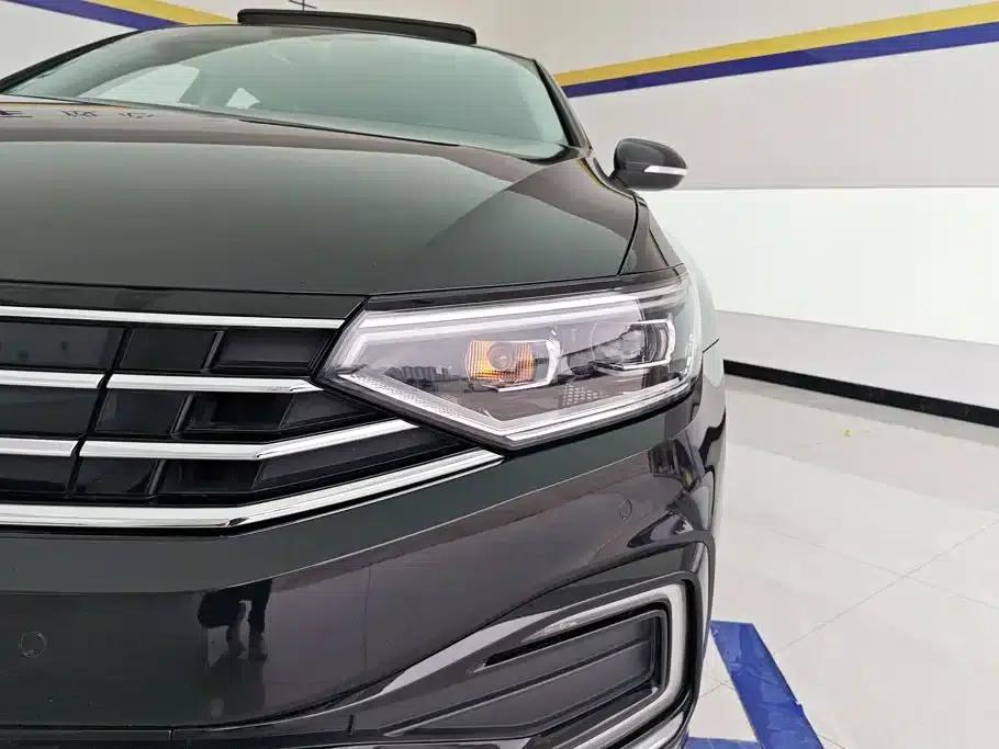 2022 Volkswagen Passat PHEV GTE Luxury Edition — миниатюра 5