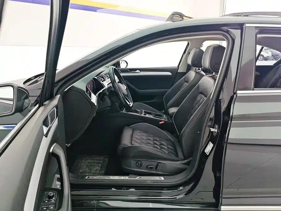 2022 Volkswagen Passat PHEV GTE Luxury Edition — миниатюра 9