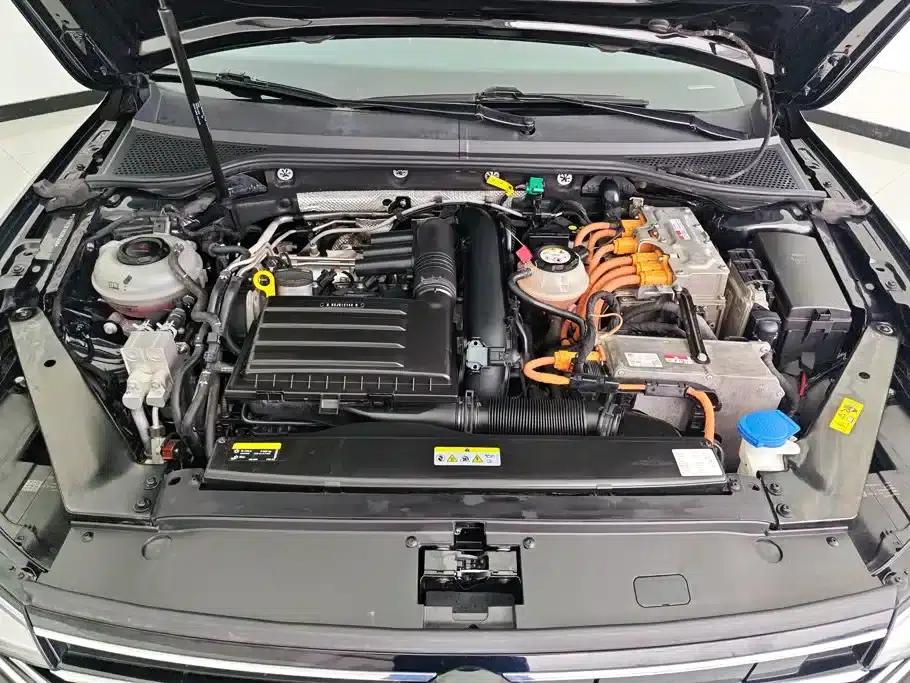 2022 Volkswagen Passat PHEV GTE Luxury Edition — миниатюра 10
