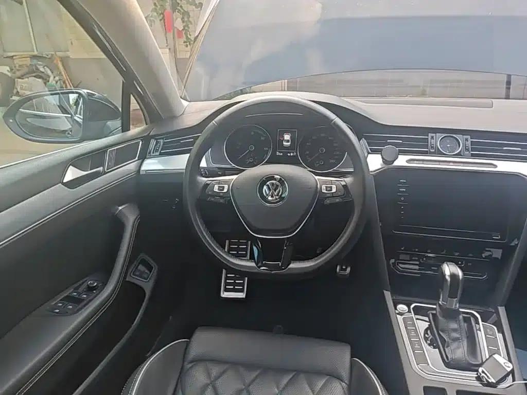 2020 Volkswagen Passat PHEV GTE Luxury Edition — миниатюра 11