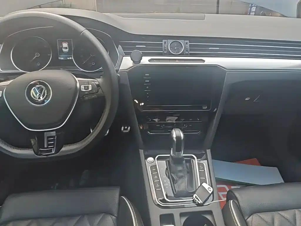 2020 Volkswagen Passat PHEV GTE Luxury Edition — миниатюра 13