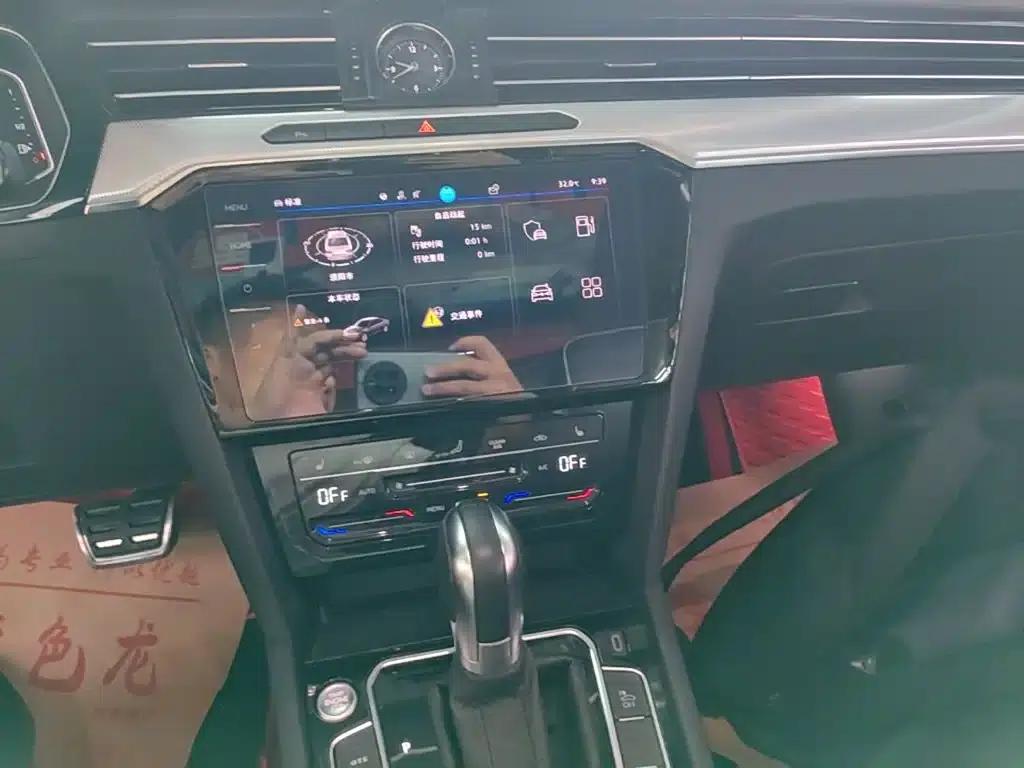 2022 Volkswagen Passat PHEV GTE Luxury Edition — миниатюра 13