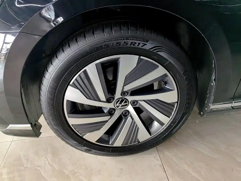 2022 Volkswagen Passat PHEV GTE Luxury Edition — миниатюра 23