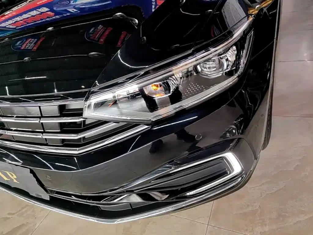 2022 Volkswagen Passat PHEV GTE Luxury Edition — миниатюра 24