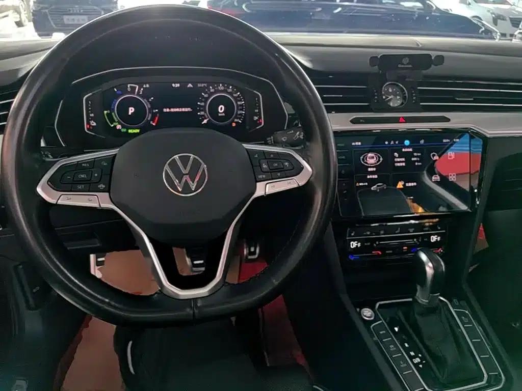 2022 Volkswagen Passat PHEV GTE Luxury Edition — миниатюра 10