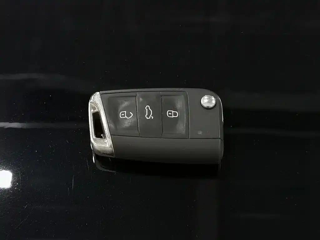 Tiguan L Plug-in Hybrid 2023 430PHEV Plug-in Hybrid Flagship Edition — миниатюра 19