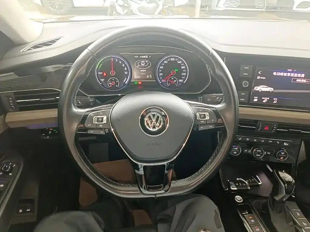 2019 Volkswagen Passat Plug-in Hybrid 430PHEV Hybrid Luxury Edition — миниатюра 11