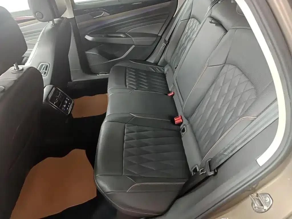2019 Volkswagen Passat Plug-in Hybrid 430PHEV Hybrid Luxury Edition — миниатюра 17