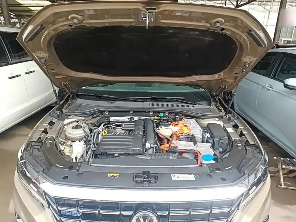 2019 Volkswagen Passat Plug-in Hybrid 430PHEV Hybrid Luxury Edition — миниатюра 20