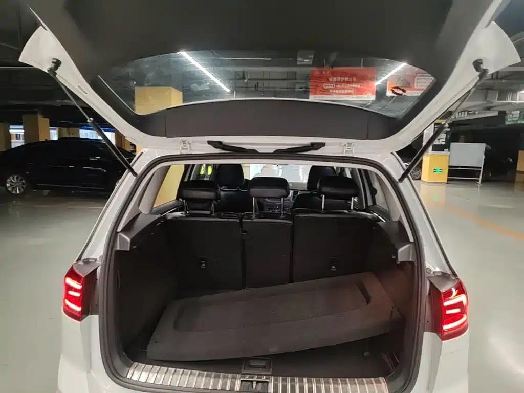 Golf Sportsvan 2016 230TSI Automatic Entry-Level Model — миниатюра 19