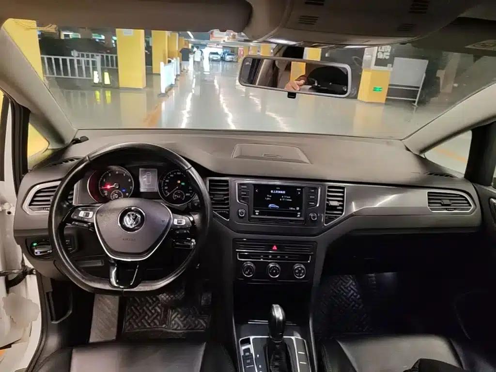 Golf Sportsvan 2016 230TSI Automatic Entry-Level Model — миниатюра 10