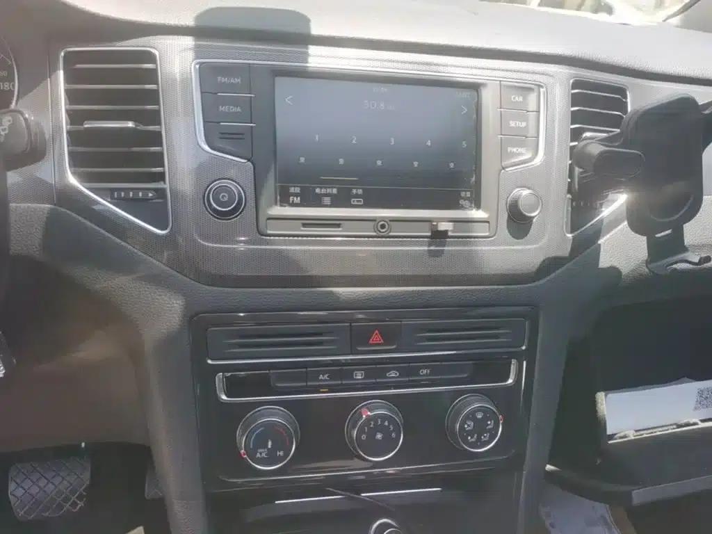 Golf Sportsvan 2016 230TSI Automatic Entry-Level Model — миниатюра 13
