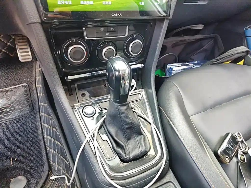 C-TREK 2018 230TSI DSG Comfort Model — миниатюра 15
