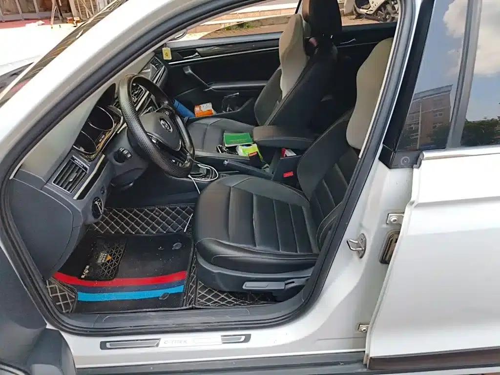 C-TREK 2018 230TSI DSG Comfort Model — миниатюра 16