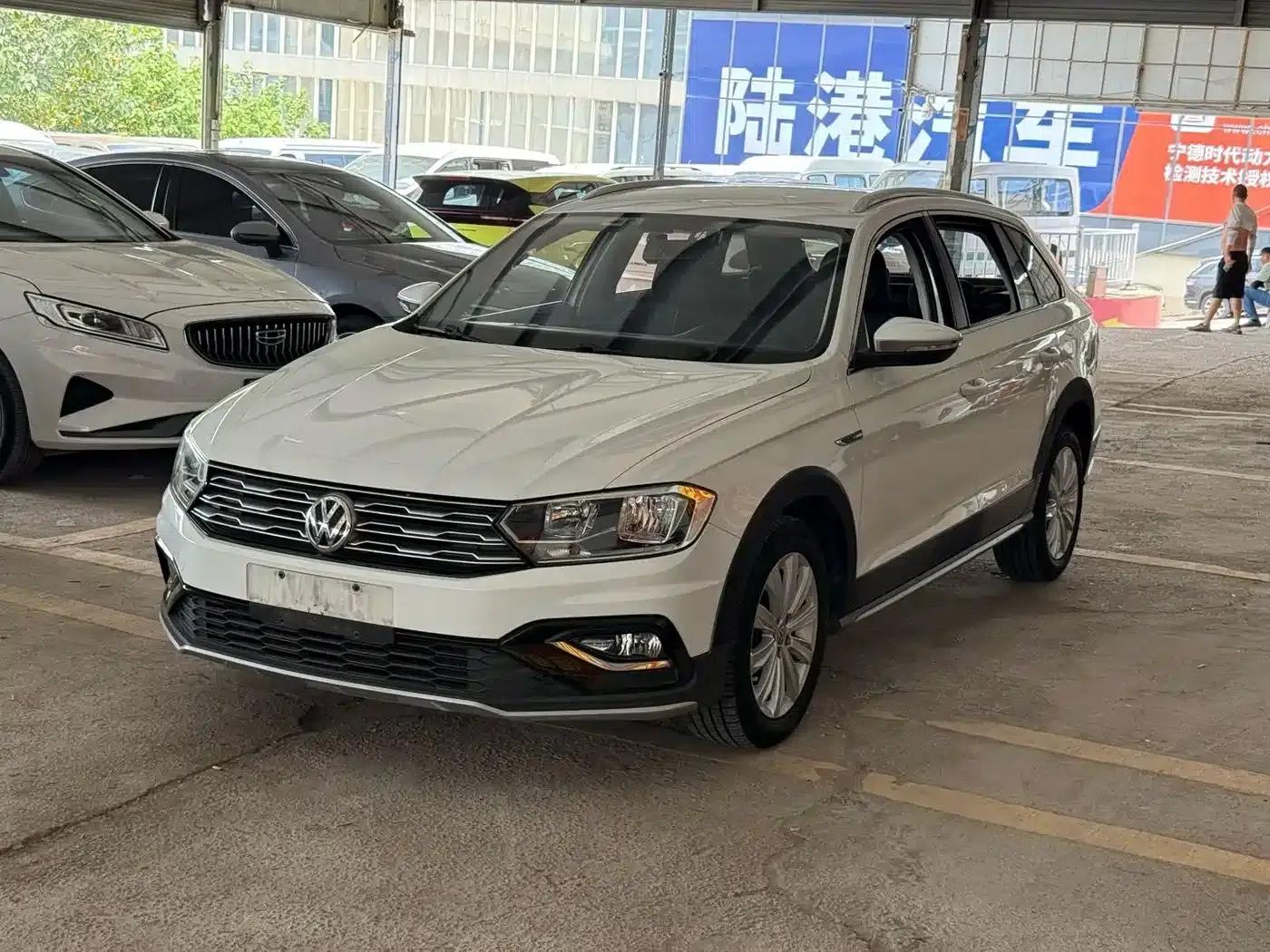C-TREK 2018 1.5L Automatic Fashion Model — миниатюра 1