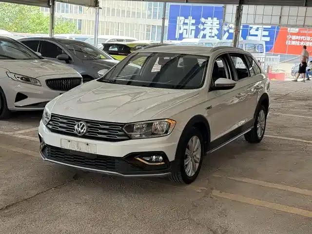 C-TREK 2018 1.5L Automatic Fashion Model