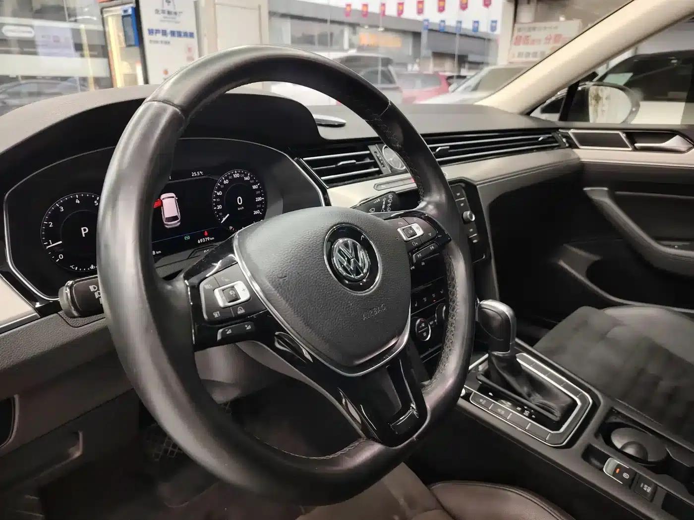 Passat Variant 2018 380TSI 2WD Comfortline — миниатюра 13