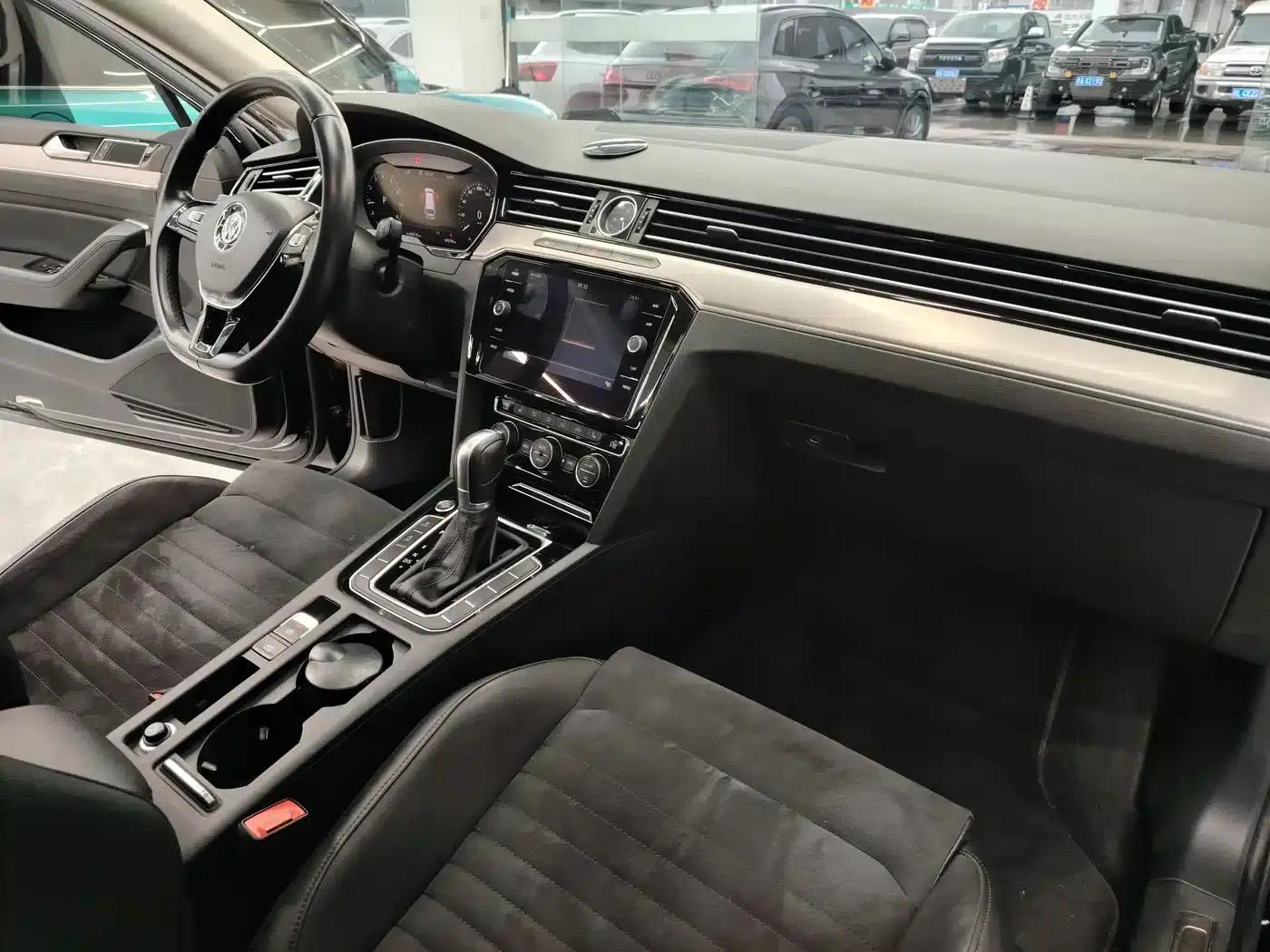 Passat Variant 2018 380TSI 2WD Comfortline — миниатюра 17