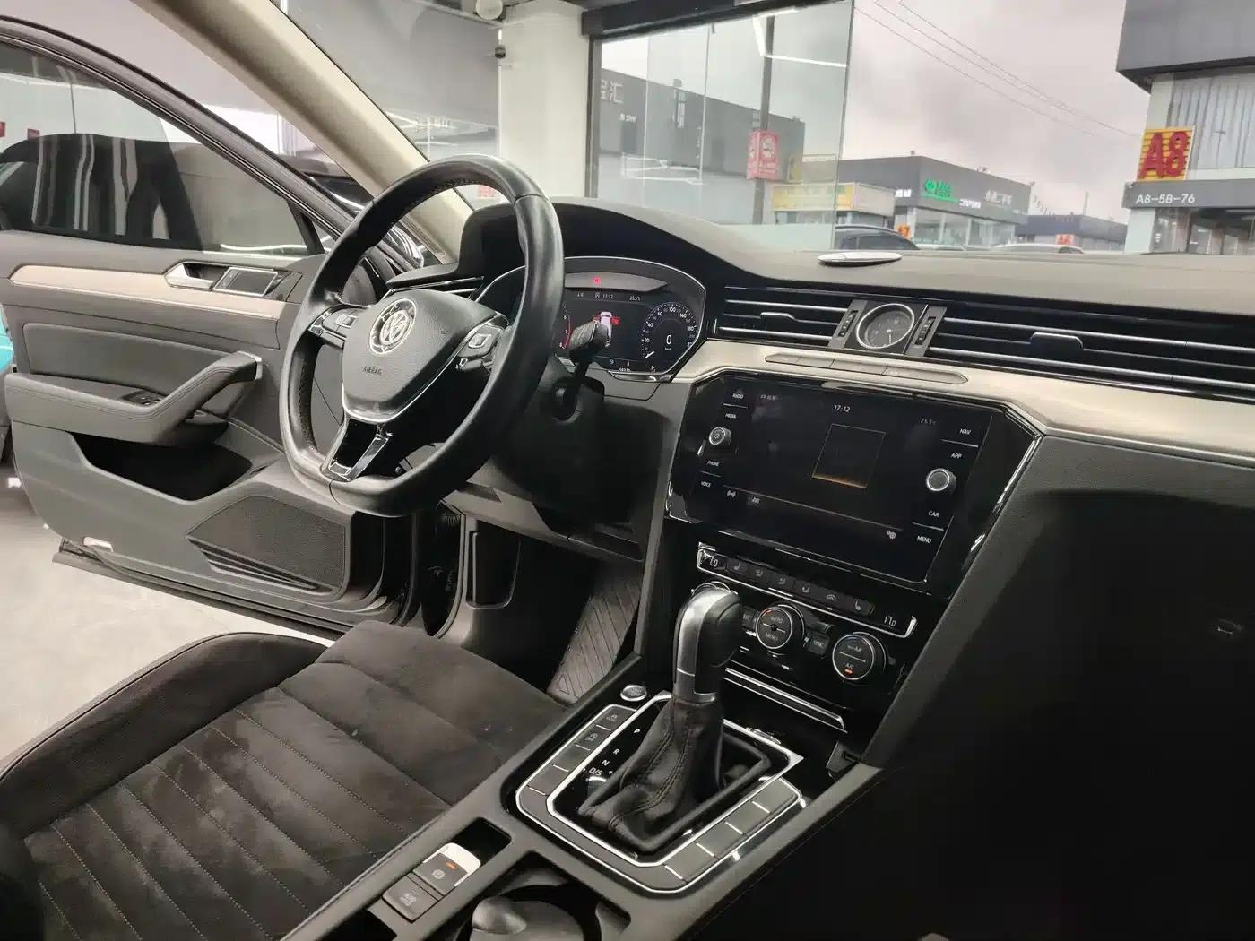 Passat Variant 2018 380TSI 2WD Comfortline — миниатюра 18