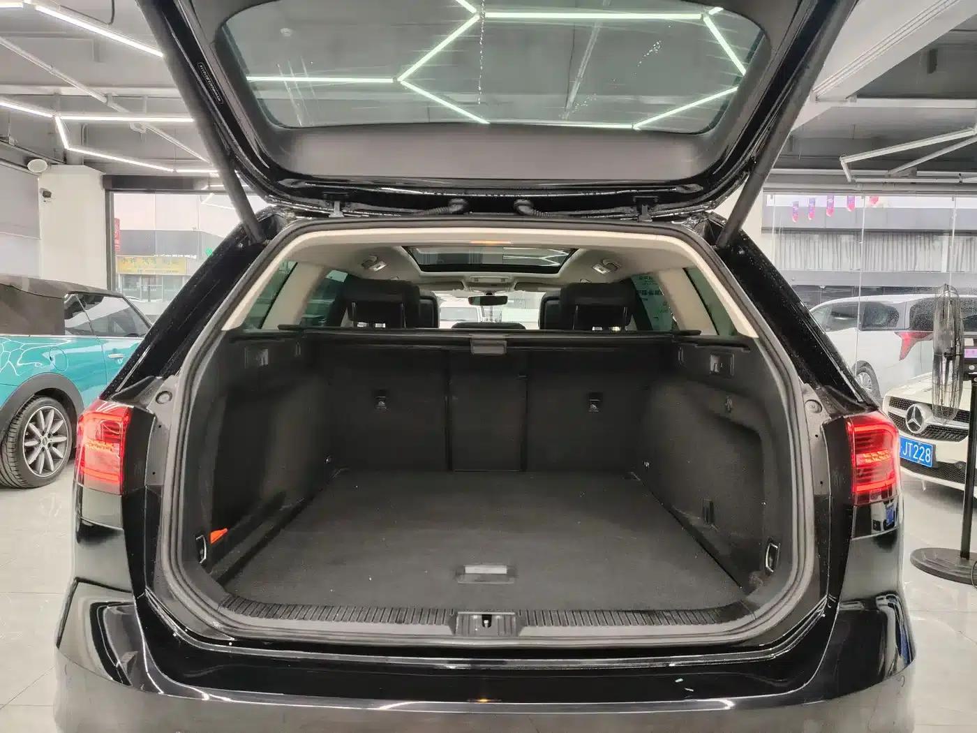 Passat Variant 2018 380TSI 2WD Comfortline — миниатюра 7