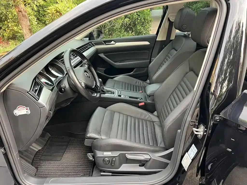 Passat Variant 2018 380TSI 2WD Comfortline — миниатюра 4