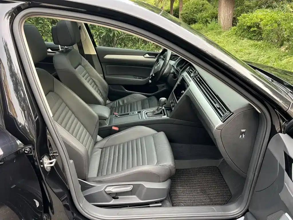 Passat Variant 2018 380TSI 2WD Comfortline — миниатюра 5