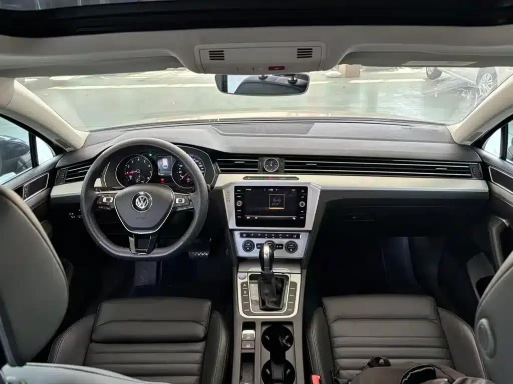 Passat Variant 2018 380TSI 2WD Comfortline — миниатюра 10