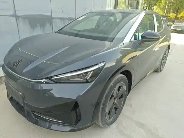 Volkswagen 06 2025 Pure