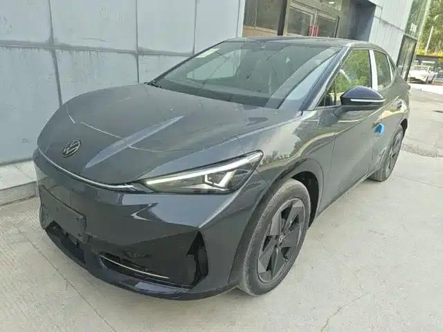 Volkswagen 06 2025 Pure