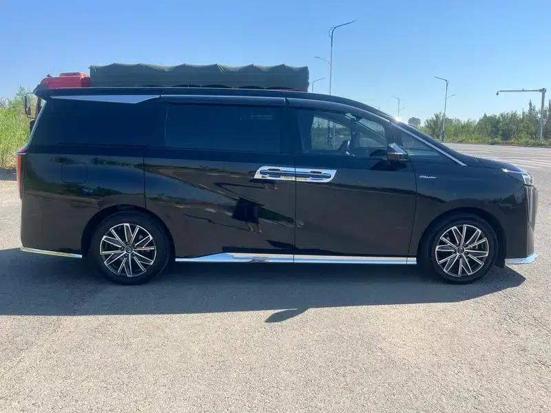 Trumpchi M8 2023 Master Series 2.0TGDI Supreme Edition — миниатюра 5