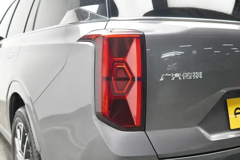 Trumpchi GS8 2022 Dual Engine Series 2.0TM Hybrid 2WD Premium Edition 6-Seater — миниатюра 13