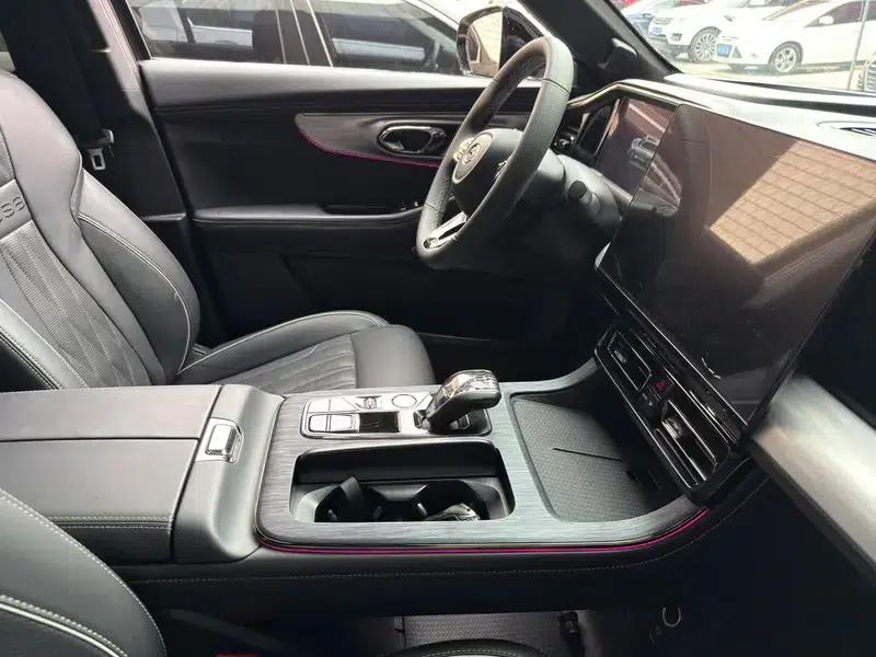 Trumpchi GS8 2022 Dual Engine Series 2.0TM Hybrid 4WD Premium Edition 7-Seater — миниатюра 11