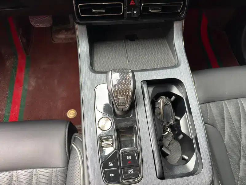 Trumpchi GS8 2022 Dual Engine Series 2.0TM Hybrid 4WD Premium Edition 7-Seater — миниатюра 14