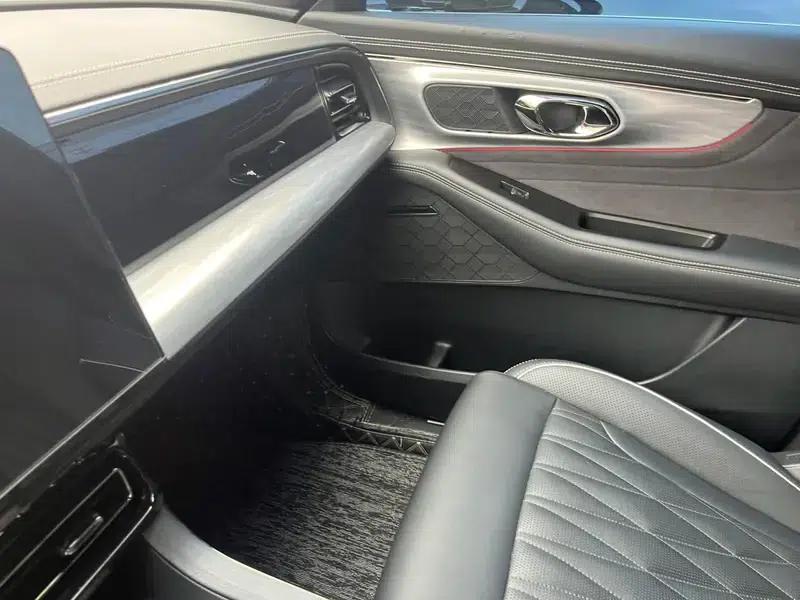 Trumpchi GS8 2022 Dual Engine Series 2.0TM Hybrid 2WD Premium Edition 7-Seater — миниатюра 14