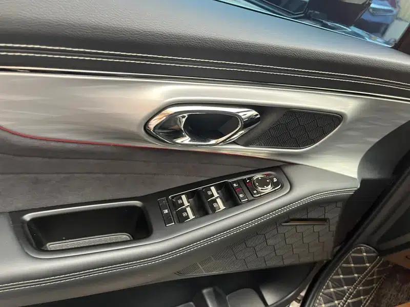 Trumpchi GS8 2022 Dual Engine Series 2.0TM Hybrid 2WD Premium Edition 7-Seater — миниатюра 22