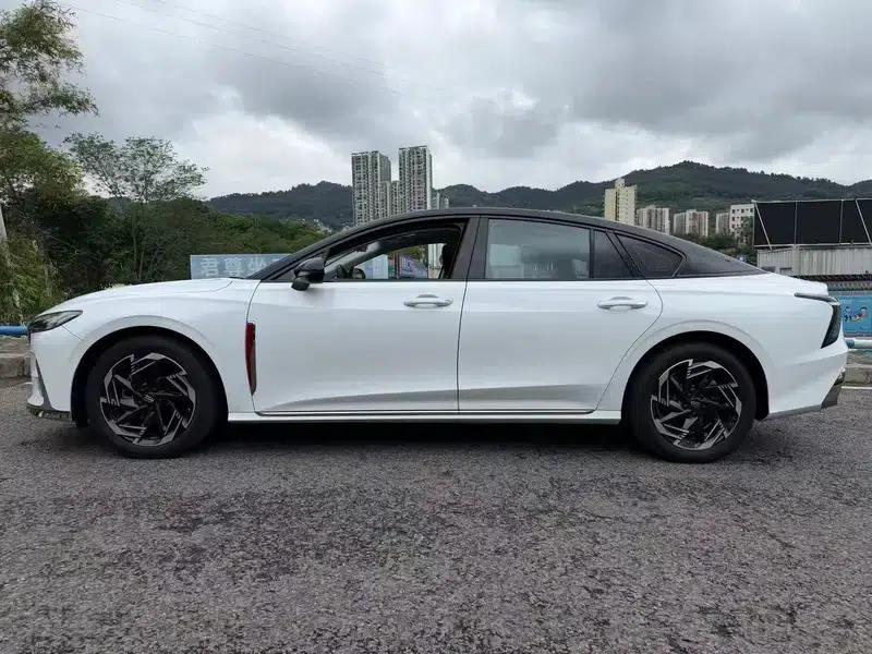 Hongqi H6 2023 2.0T Premium Edition — миниатюра 4