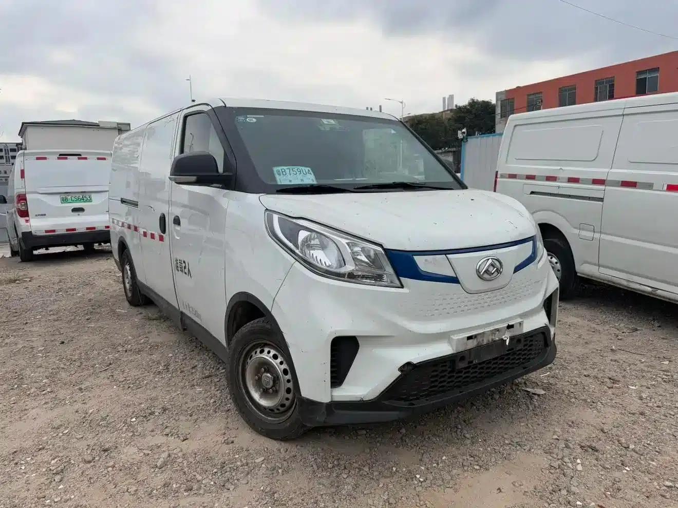 Maxus EV30 2019 Urban Logistics Vehicle Intelligent Connected Edition Long Wheelbase SAIC Times 52.5kWh — миниатюра 4