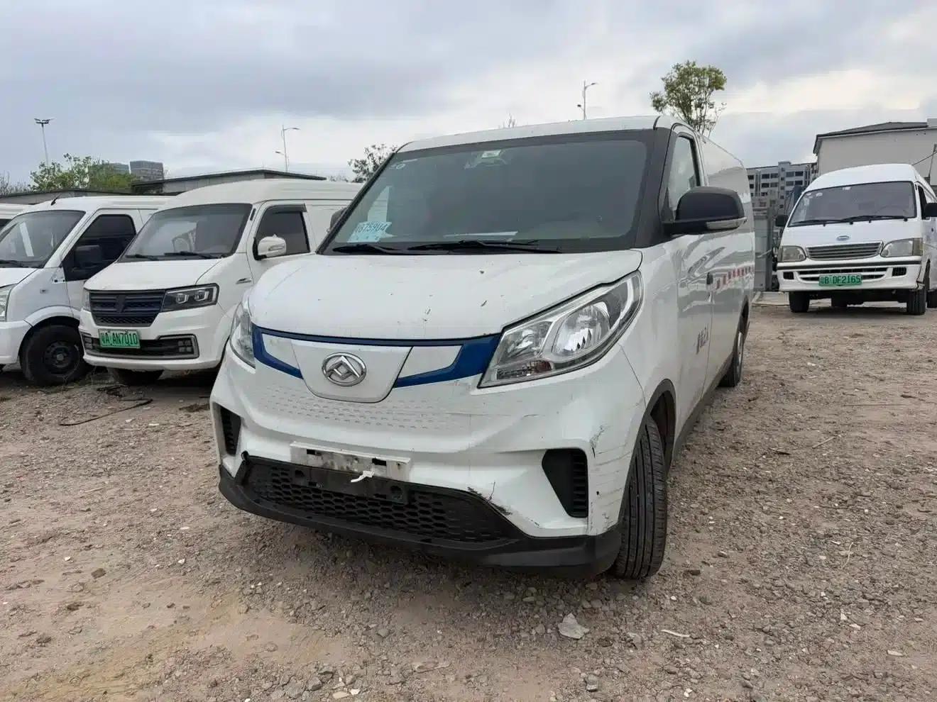 Maxus EV30 2019 Urban Logistics Vehicle Intelligent Connected Edition Long Wheelbase SAIC Times 52.5kWh — миниатюра 5