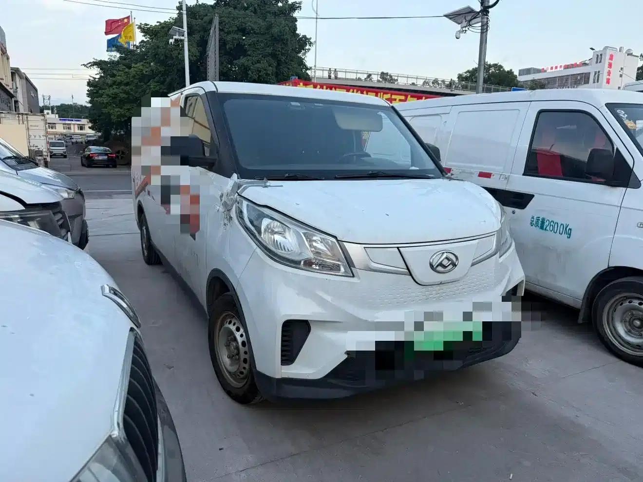 Maxus EV30 2019 Urban Logistics Vehicle Intelligent Connected Edition Long Wheelbase SAIC Times 52.5kWh — миниатюра 3