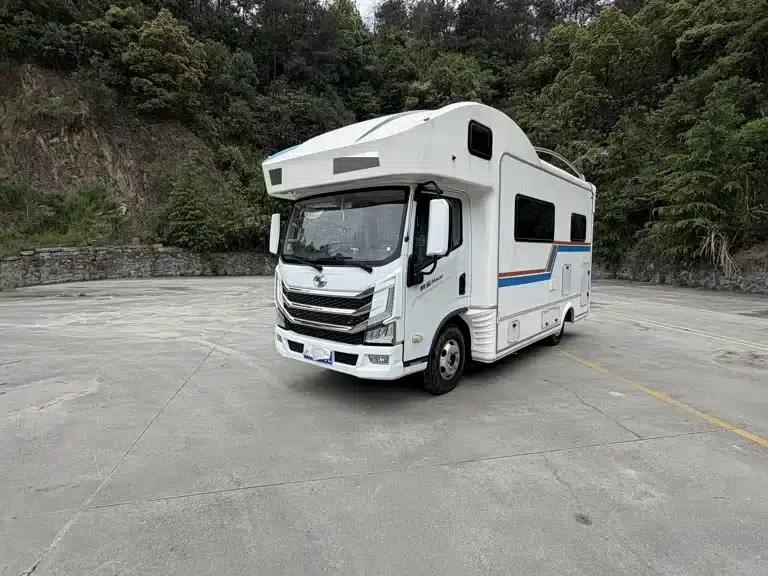 SAIC MAXUS V100 RV 2023 Model 2.0T Traveler V100 Water Pavilion Edition Longitudinal Bed — миниатюра 1