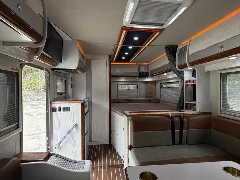 SAIC MAXUS V100 RV 2023 Model 2.0T Traveler V100 Water Pavilion Edition Longitudinal Bed — миниатюра 9