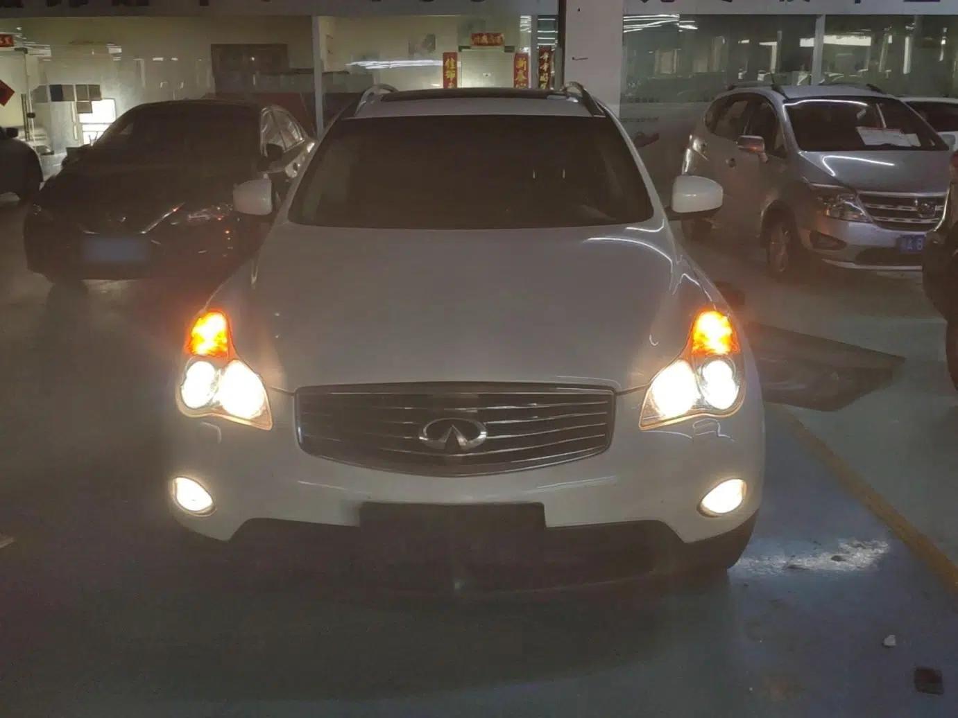 Infiniti QX50 2013 2.5L Two-Wheel-Drive Zunya Edition — миниатюра 2