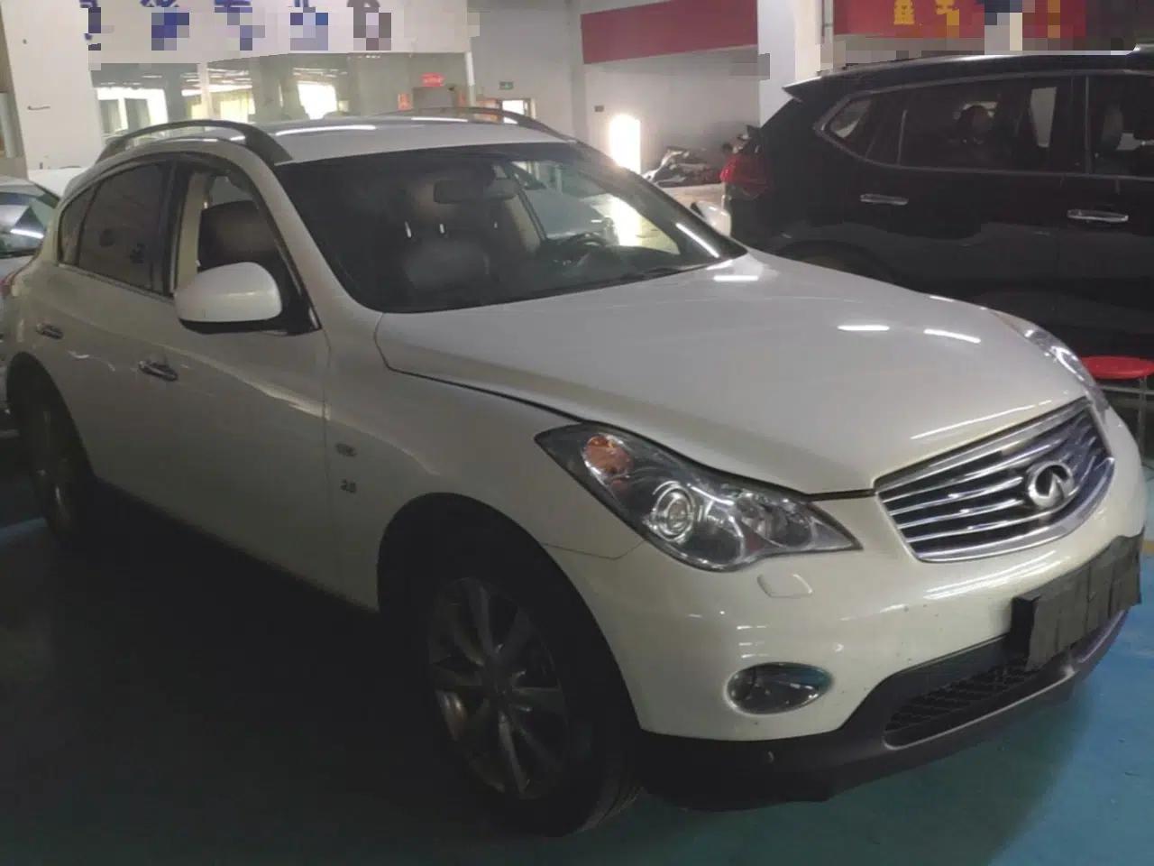 Infiniti QX50 2013 2.5L Two-Wheel-Drive Zunya Edition — миниатюра 12