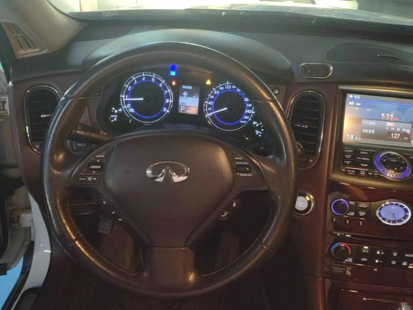 Infiniti QX50 2013 2.5L Two-Wheel-Drive Zunya Edition — миниатюра 18