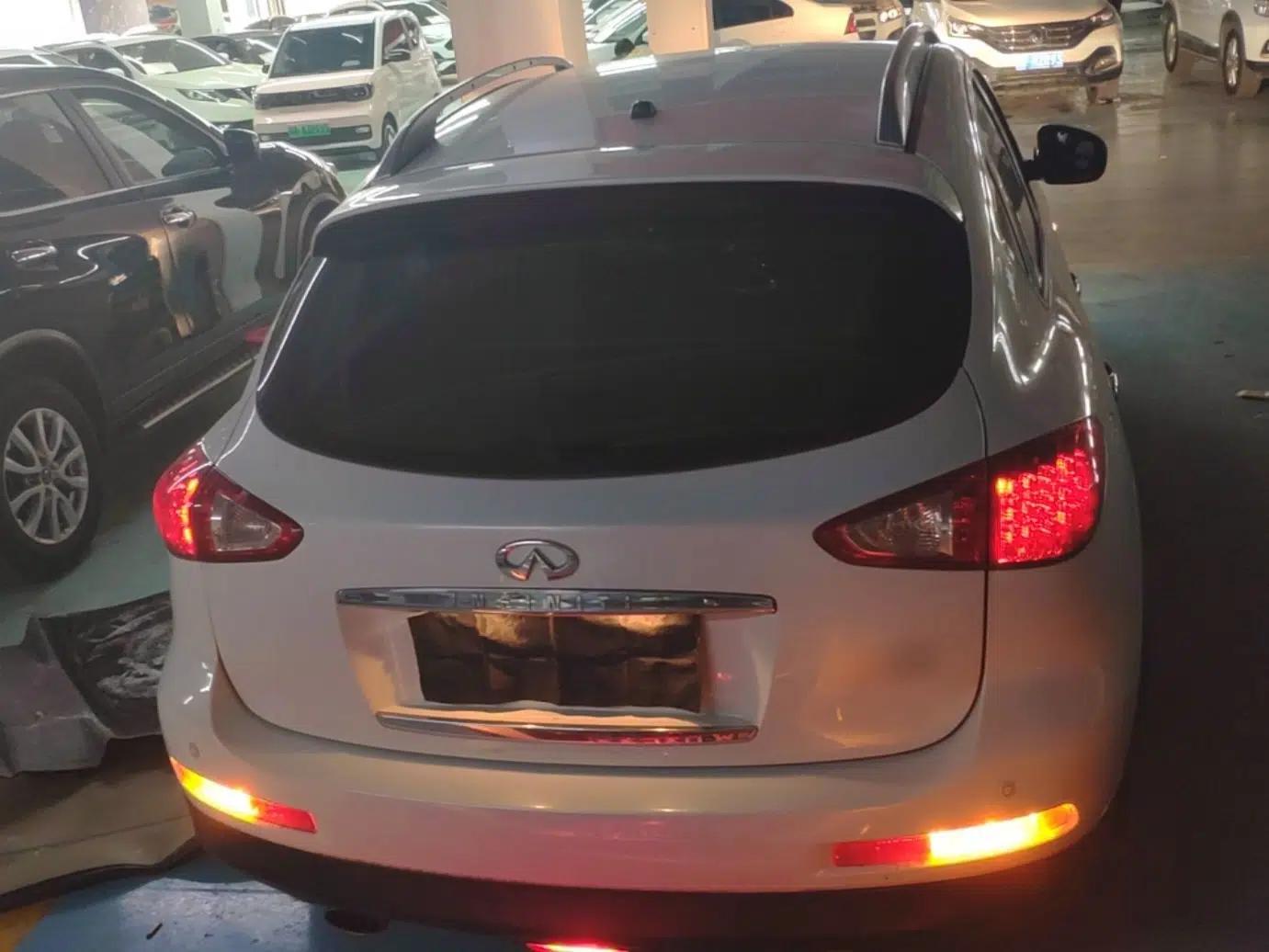 Infiniti QX50 2013 2.5L Two-Wheel-Drive Zunya Edition — миниатюра 5