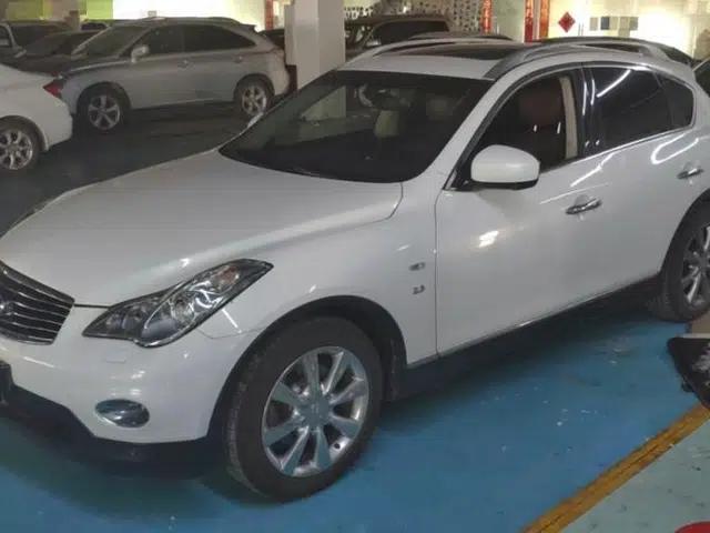 Infiniti QX50 2013 2.5L Two-Wheel-Drive Zunya Edition