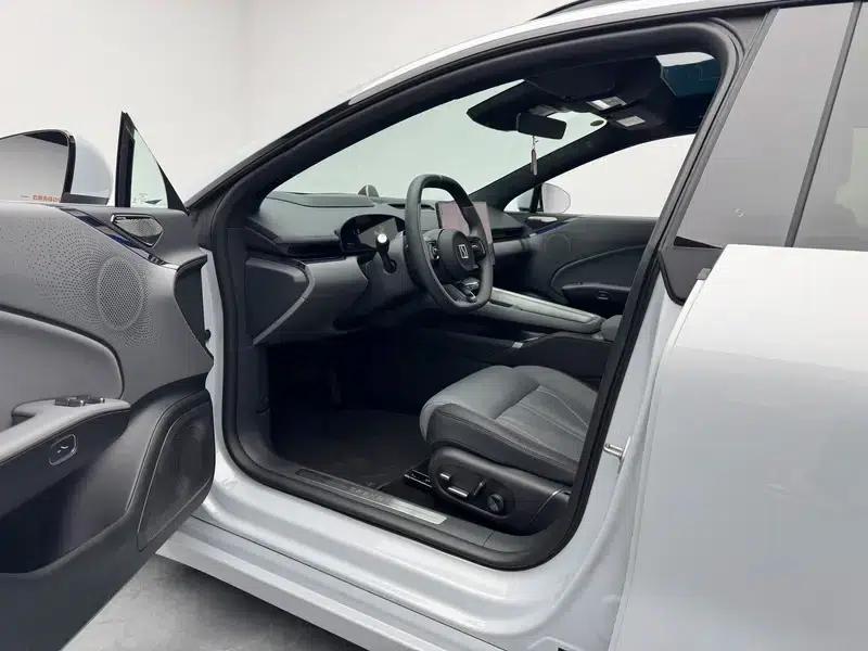 ZEEKR 007GT 2025 Long Range Rear-Wheel Drive Intelligent Driving Edition 100kWh — миниатюра 17